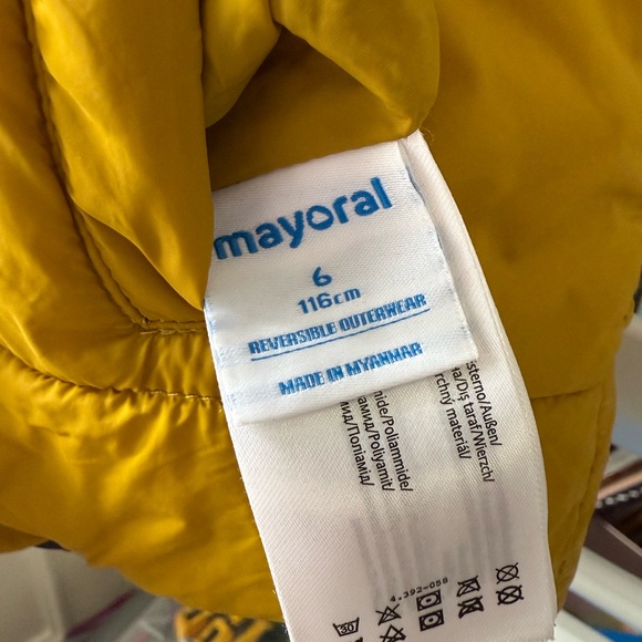 Assorted Sweaters and Jackets Collection - Picture 10 of 14